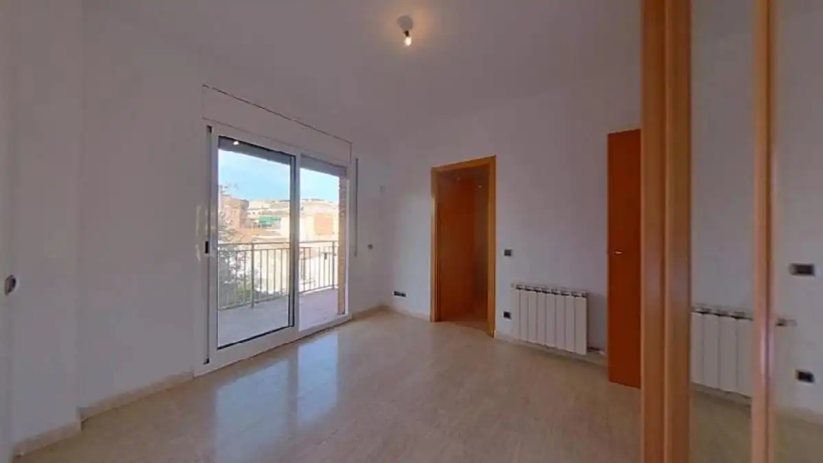 Habitación de Ático en venta en Viladecans con Aire acondicionado, Terraza y Balcón