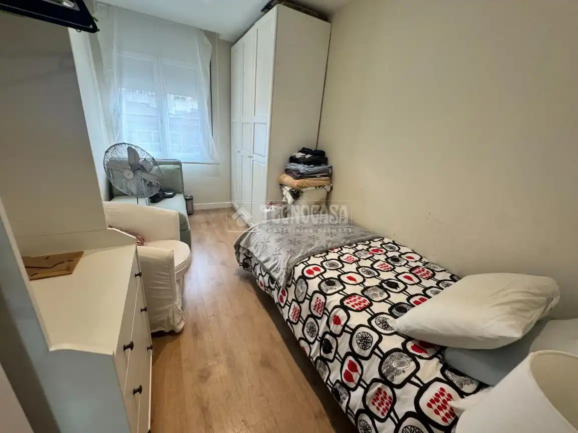 Schlafzimmer von Wohnung zum Verkauf in Barcelona mit Balkon