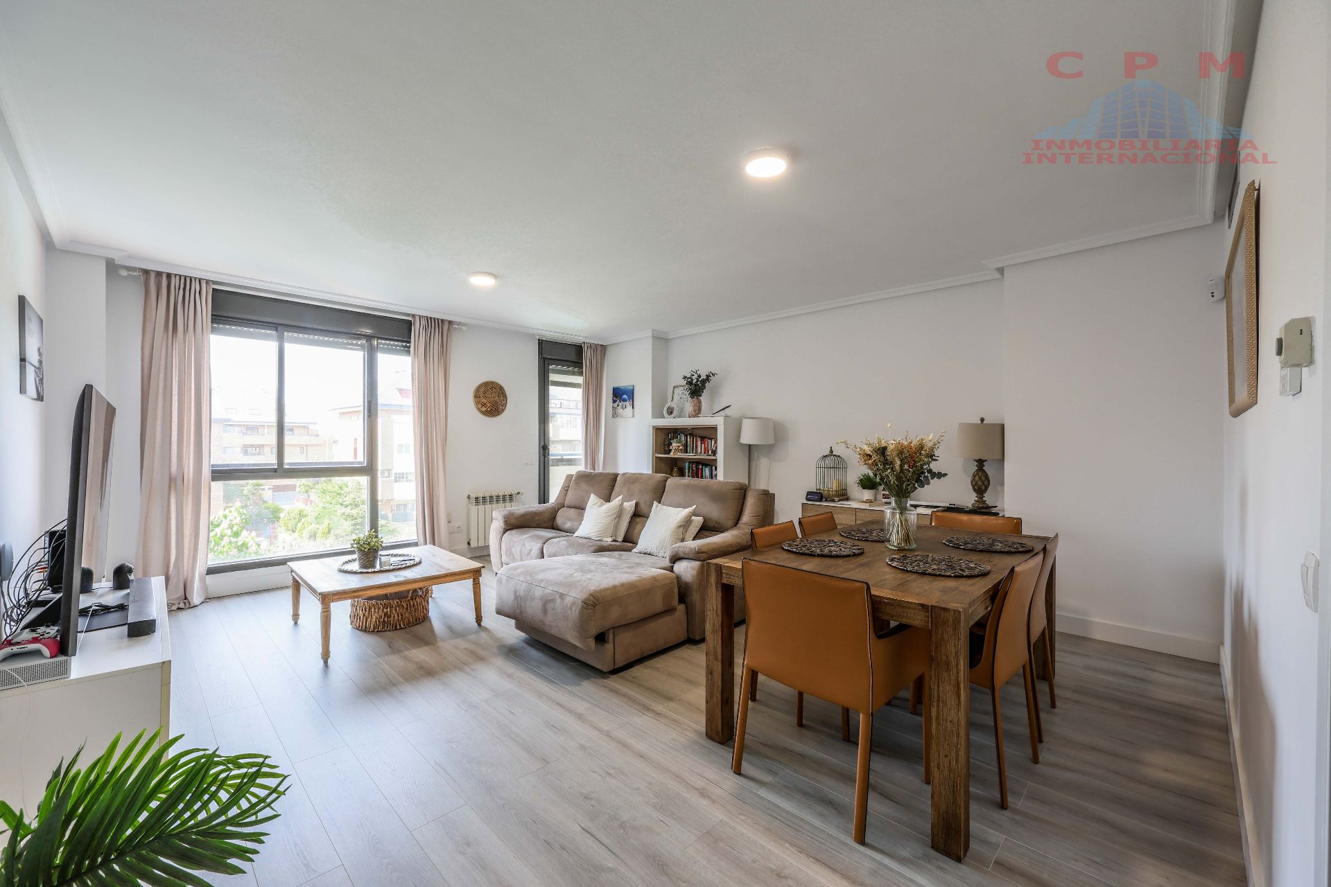Living room of Flat for sale in Majadahonda  with Air Conditioner, Heating and Parquet flooring