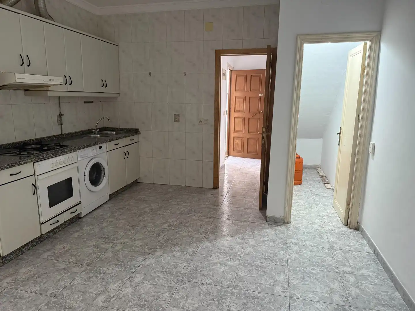Küche von Einfamilien-Reihenhaus zur Miete in Ourense Capital 