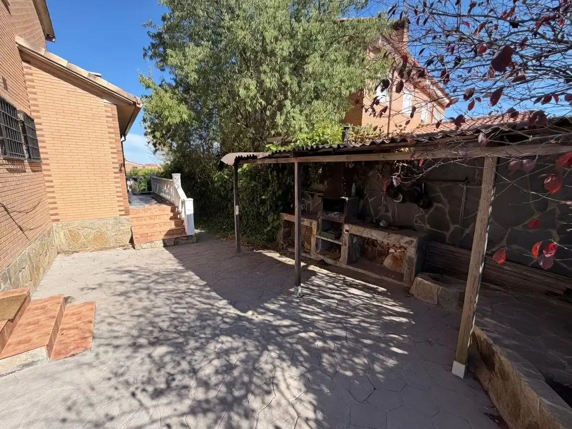 Detached house with pool for sale in Pioz, imagen 40