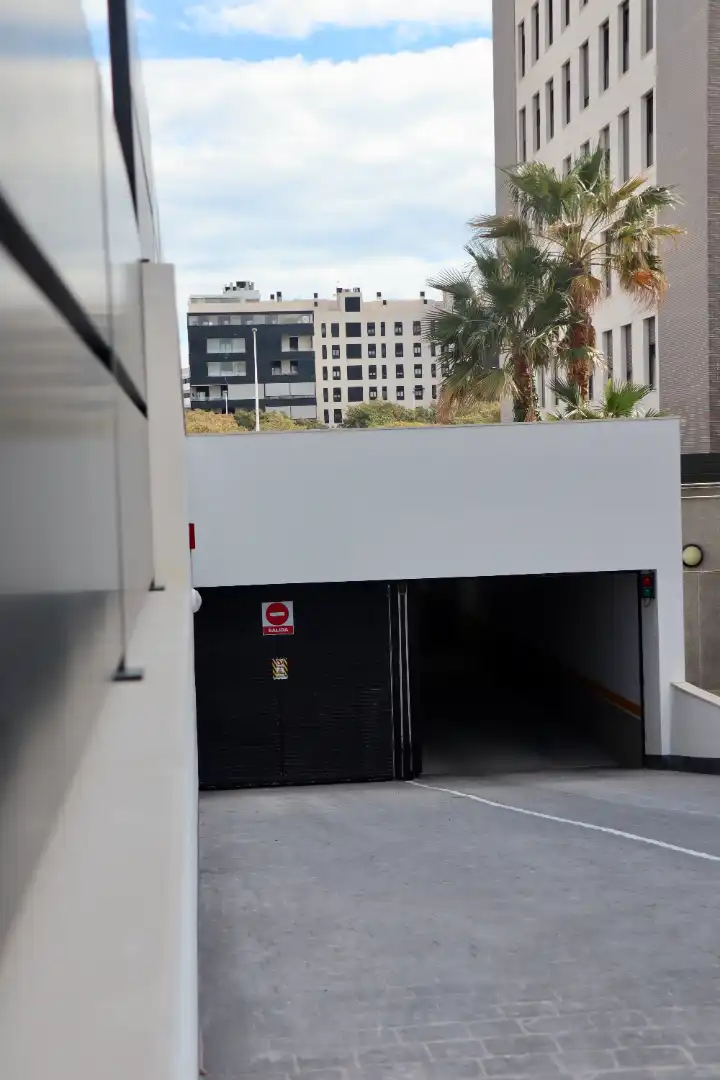 Parkplatz von Garage zur Miete in Elche / Elx