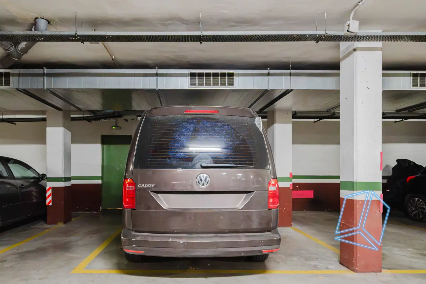 Parking de Piso en venta en Sabadell con Calefacción, Terraza y Trastero