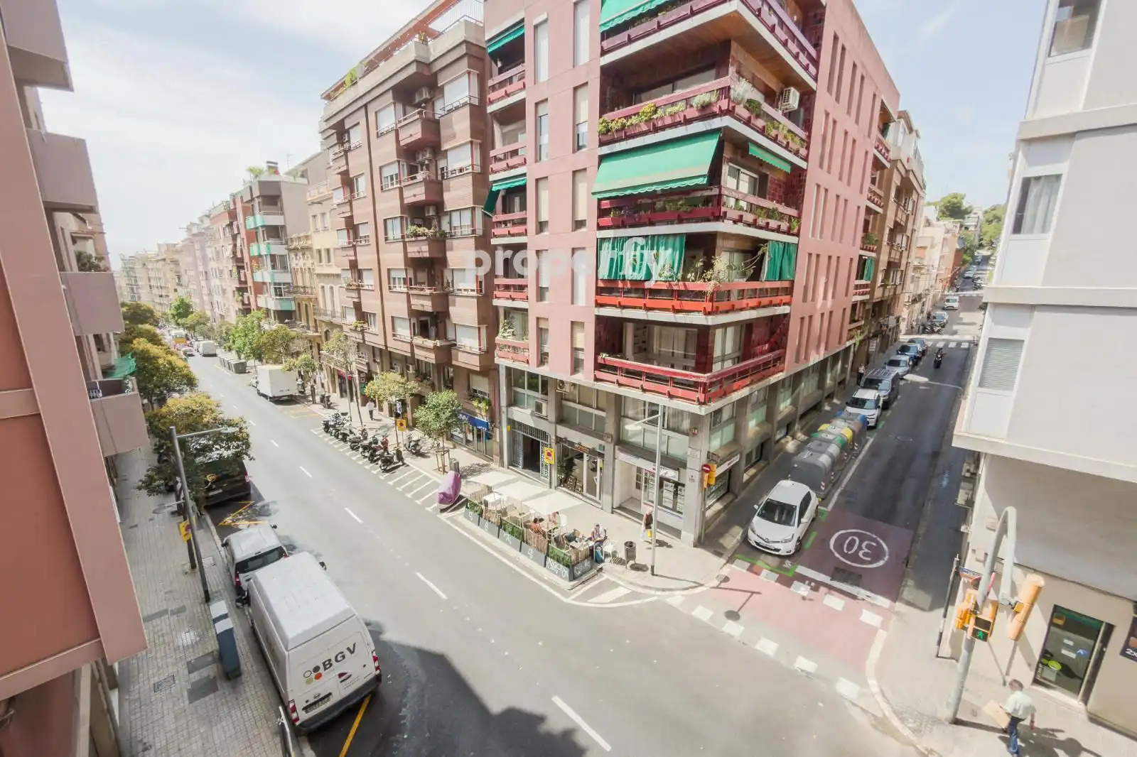 Vista exterior de Piso en venta en Barcelona con Calefacción, Terraza y Balcón
