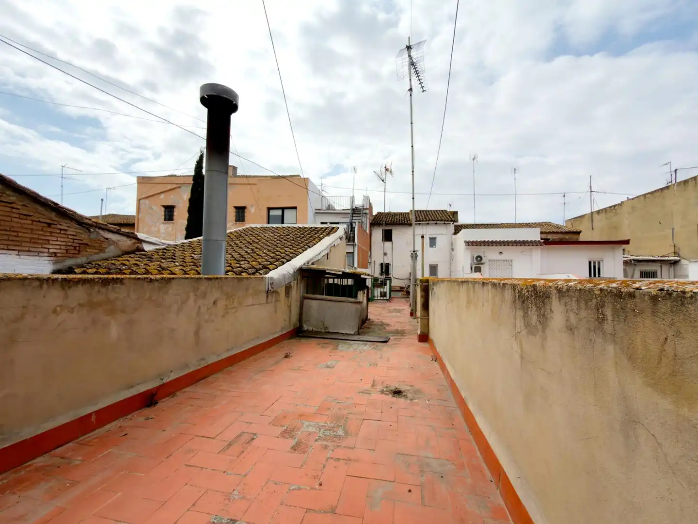 Vista exterior de Casa o chalet en venta en Museros con Terraza y Balcón