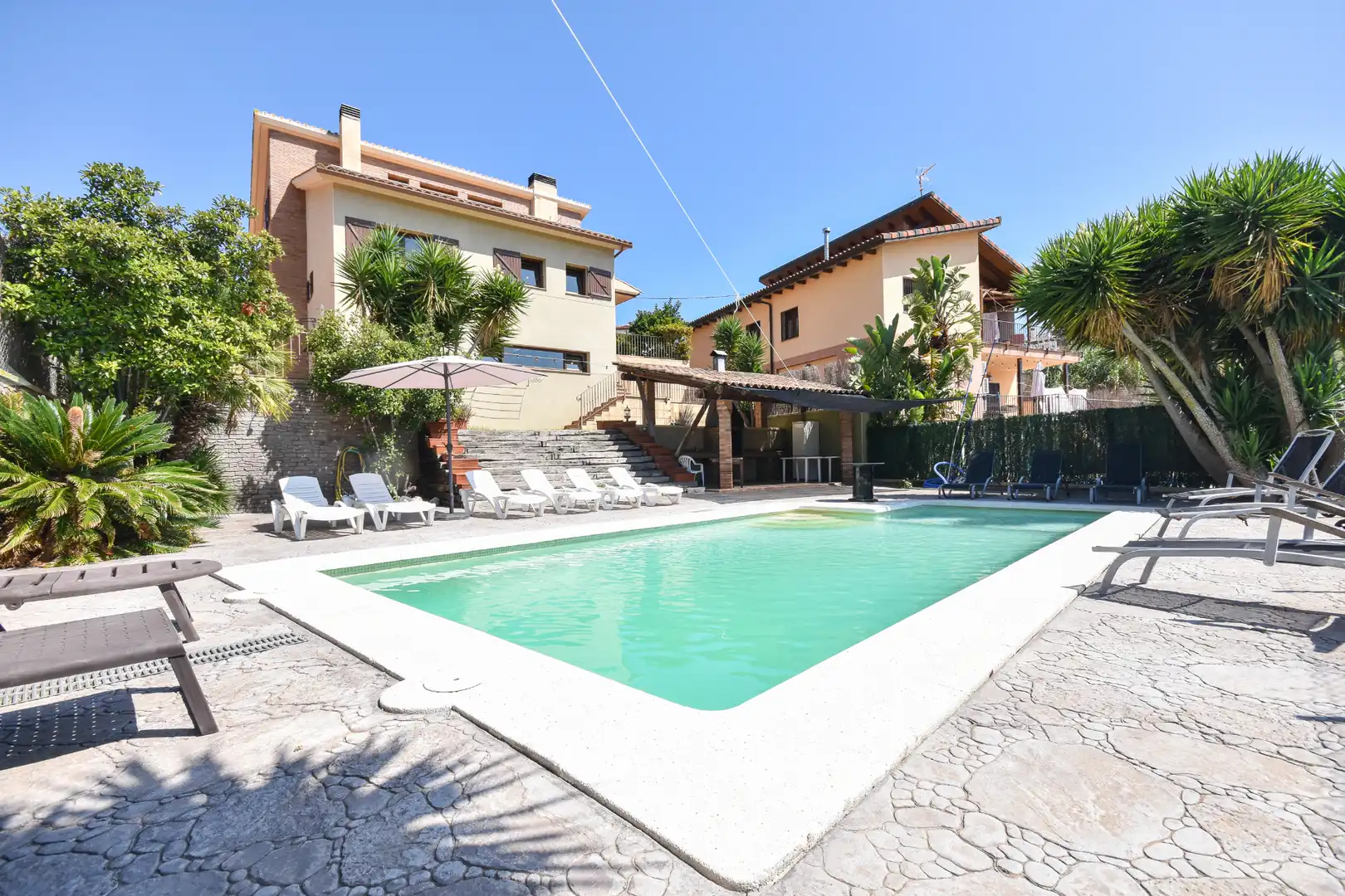 Piscina de Casa o xalet en venda en Cubelles amb Aire condicionat, Calefacció i Jardí privat