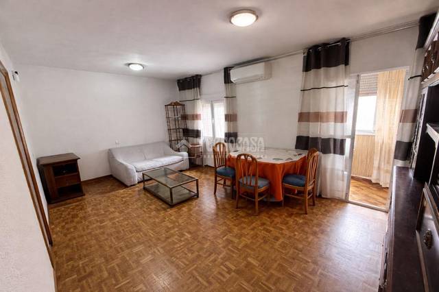 Piso en Venta en Palomeras Sureste