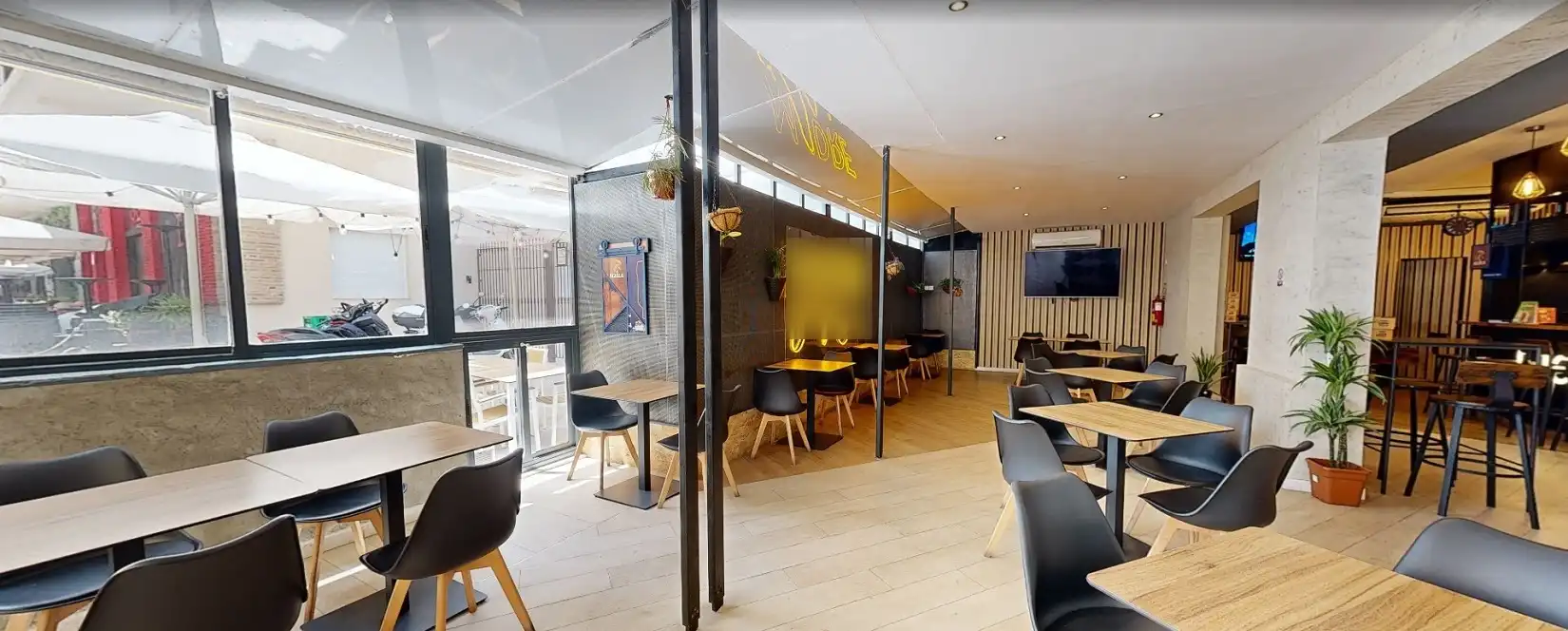Local en venta en Fuengirola con Aire acondicionado, Terraza y Alarma