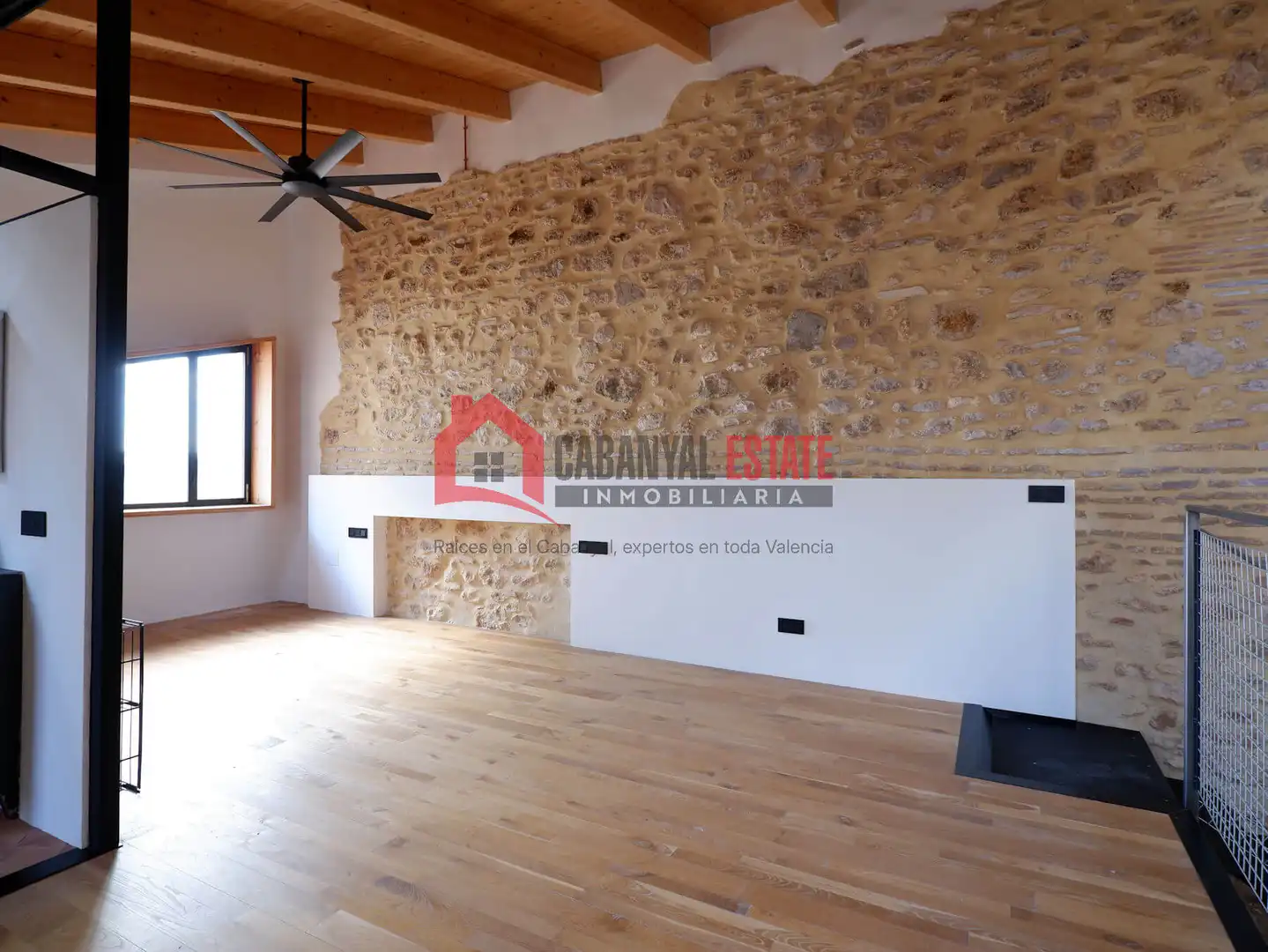 Living room of Houses for sale in Valencia  with Air Conditioner and Heating