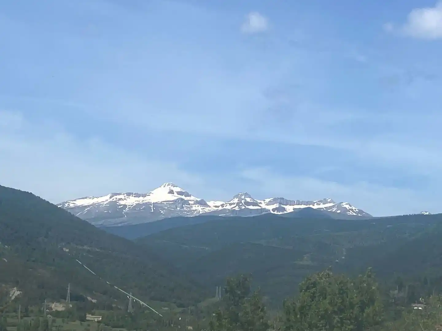 Vista exterior de Pis de lloguer en Jaca amb Piscina