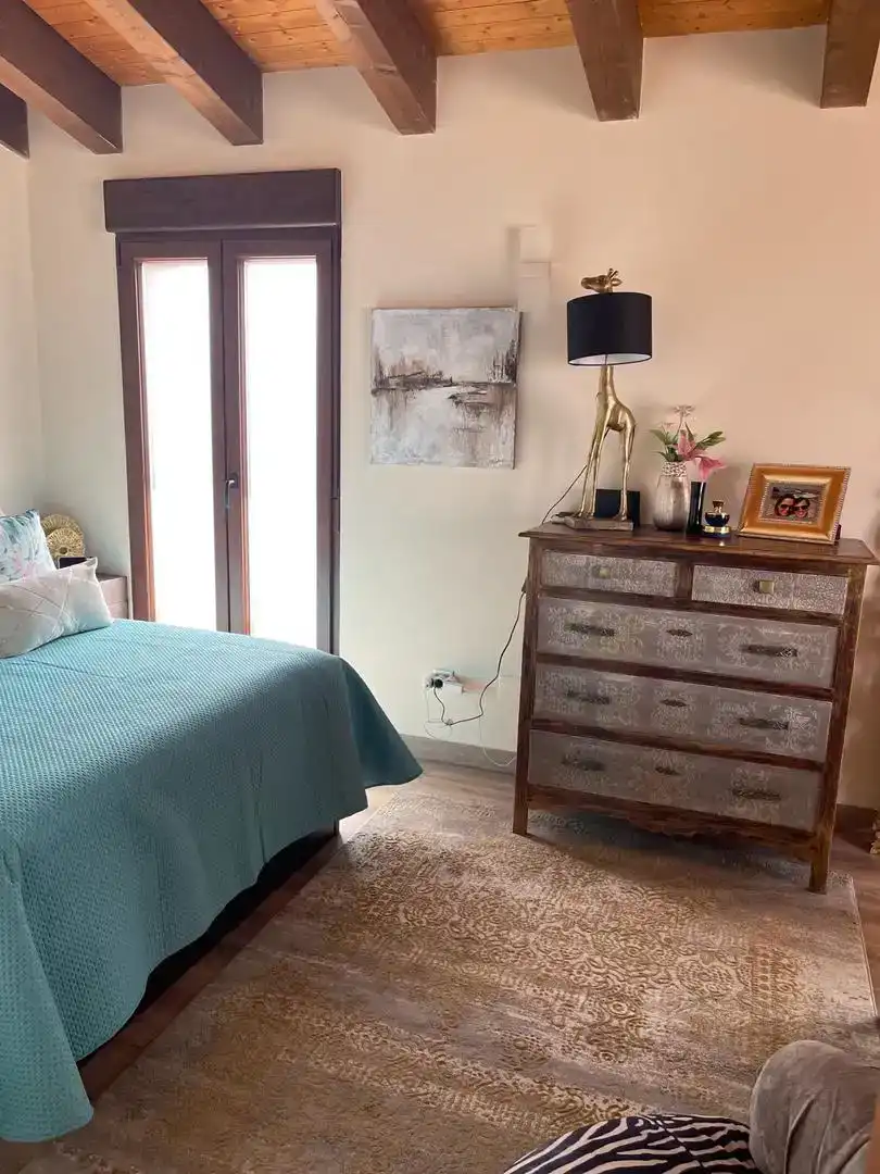 Dormitori de Casa o xalet en venda en Roales amb Aire condicionat, Parquet i Moblat