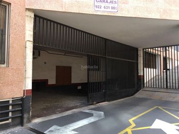 Plaça d'aparcament individual en venda a Calle de Benito Perez Armas 21