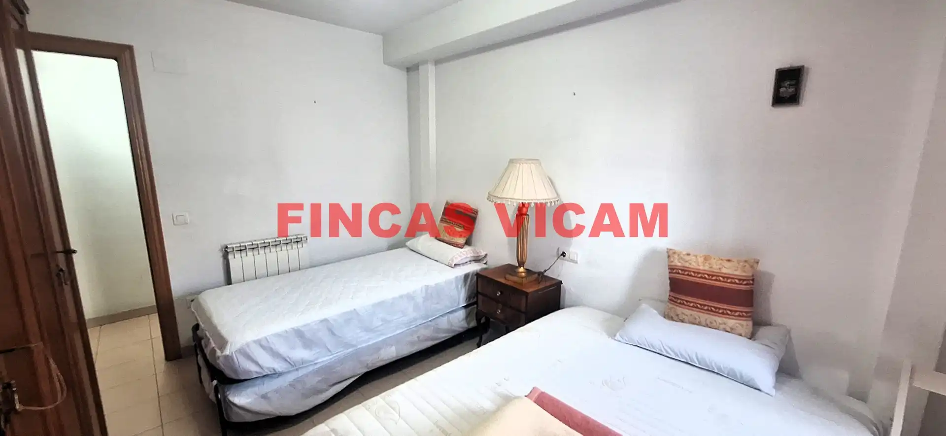 Bedroom of Flat for rent in Ayerbe, Huesca