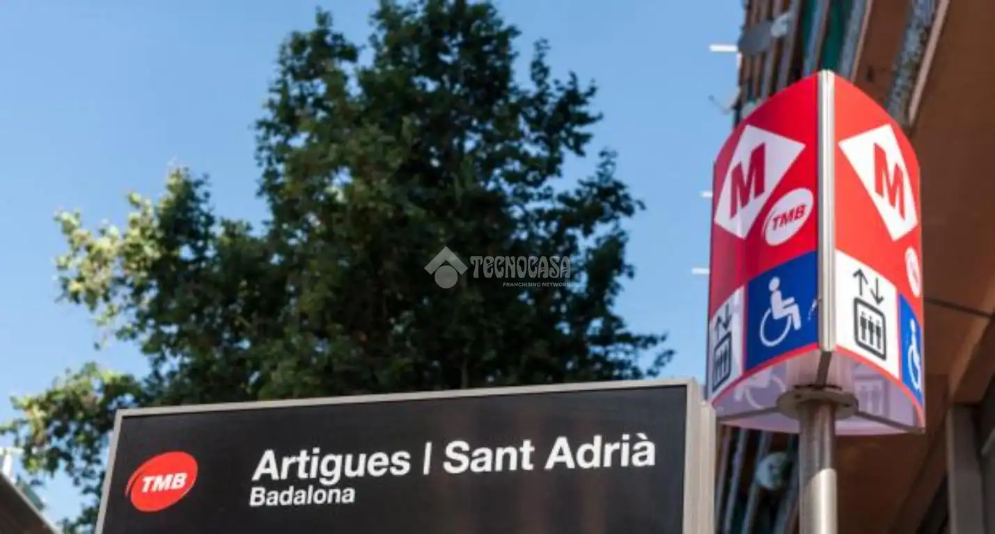 Vista exterior de Piso en venta en Sant Adrià de Besòs con Calefacción y Balcón