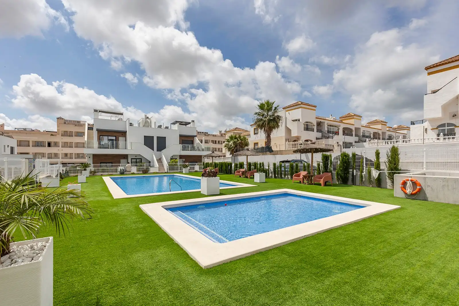 Schwimmbecken von Erdgeschoss zum Verkauf in Orihuela mit Klimaanlage, Terrasse und Möbliert