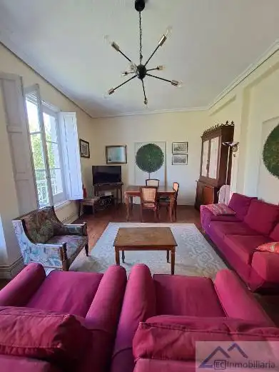 Sala d'estar de Pis en venda en Santander amb Calefacció