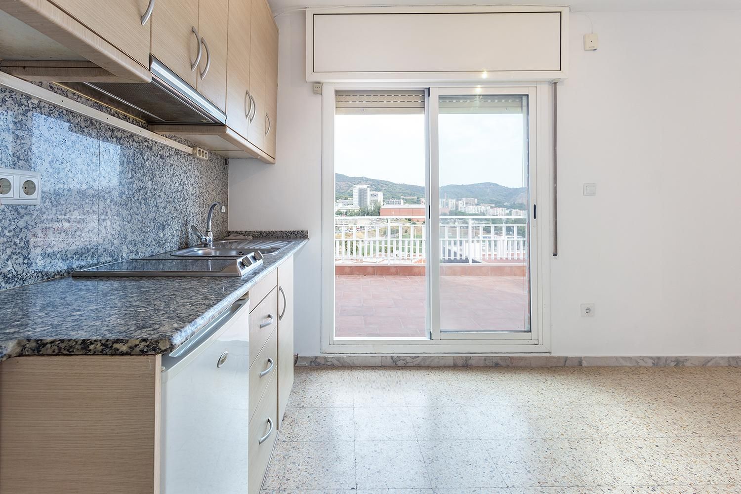 Kitchen of Office for sale in  Barcelona Capital