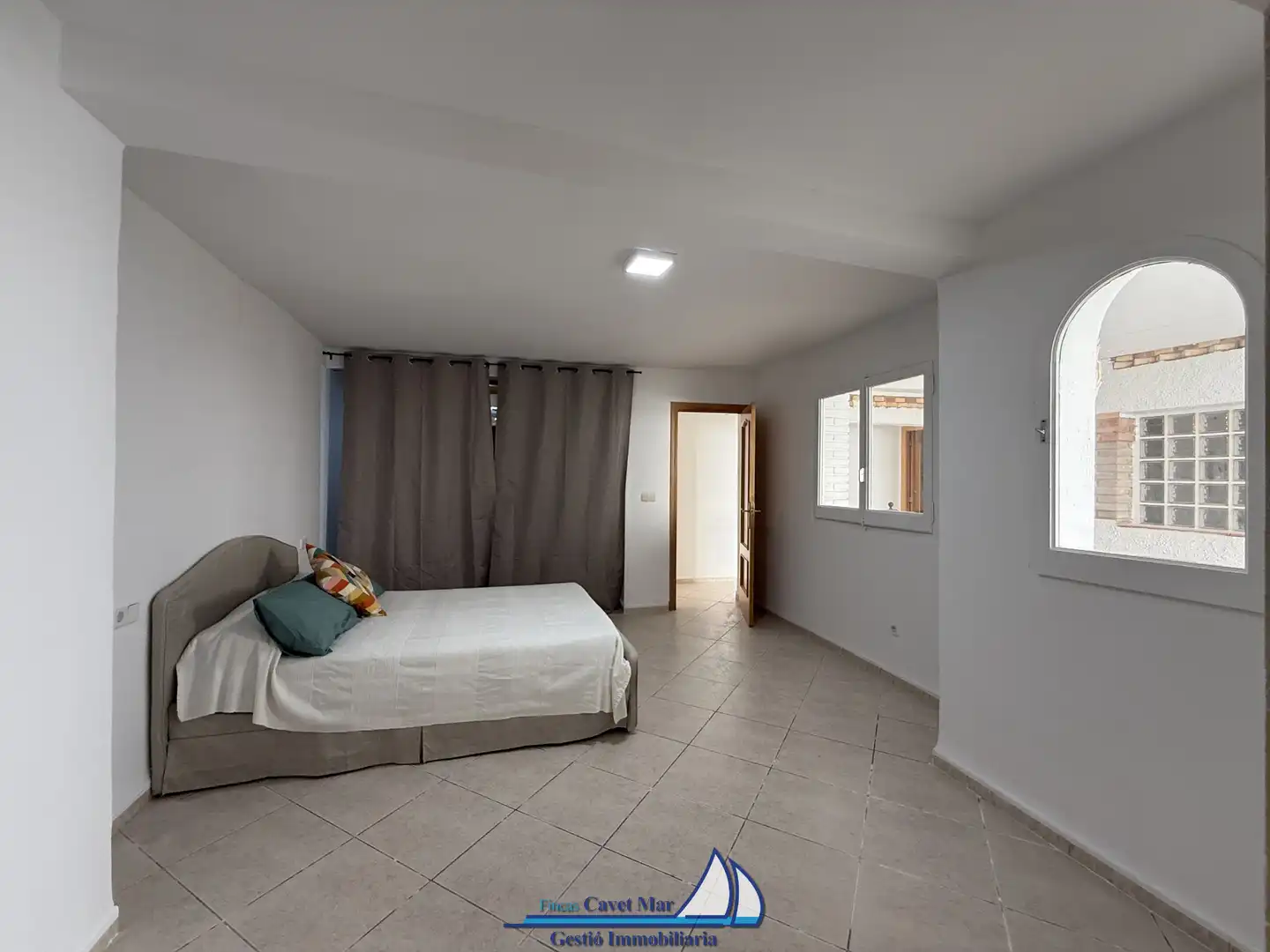 Habitación de Casa adosada en venta en Mont-roig del Camp con Aire acondicionado, Calefacción y Jardín privado