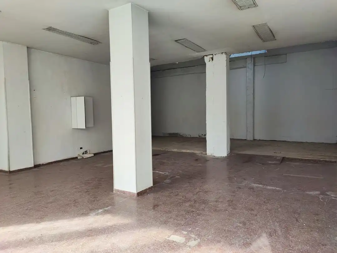 Local comercial de lloguer a Calle de los Herrán, imagen 4