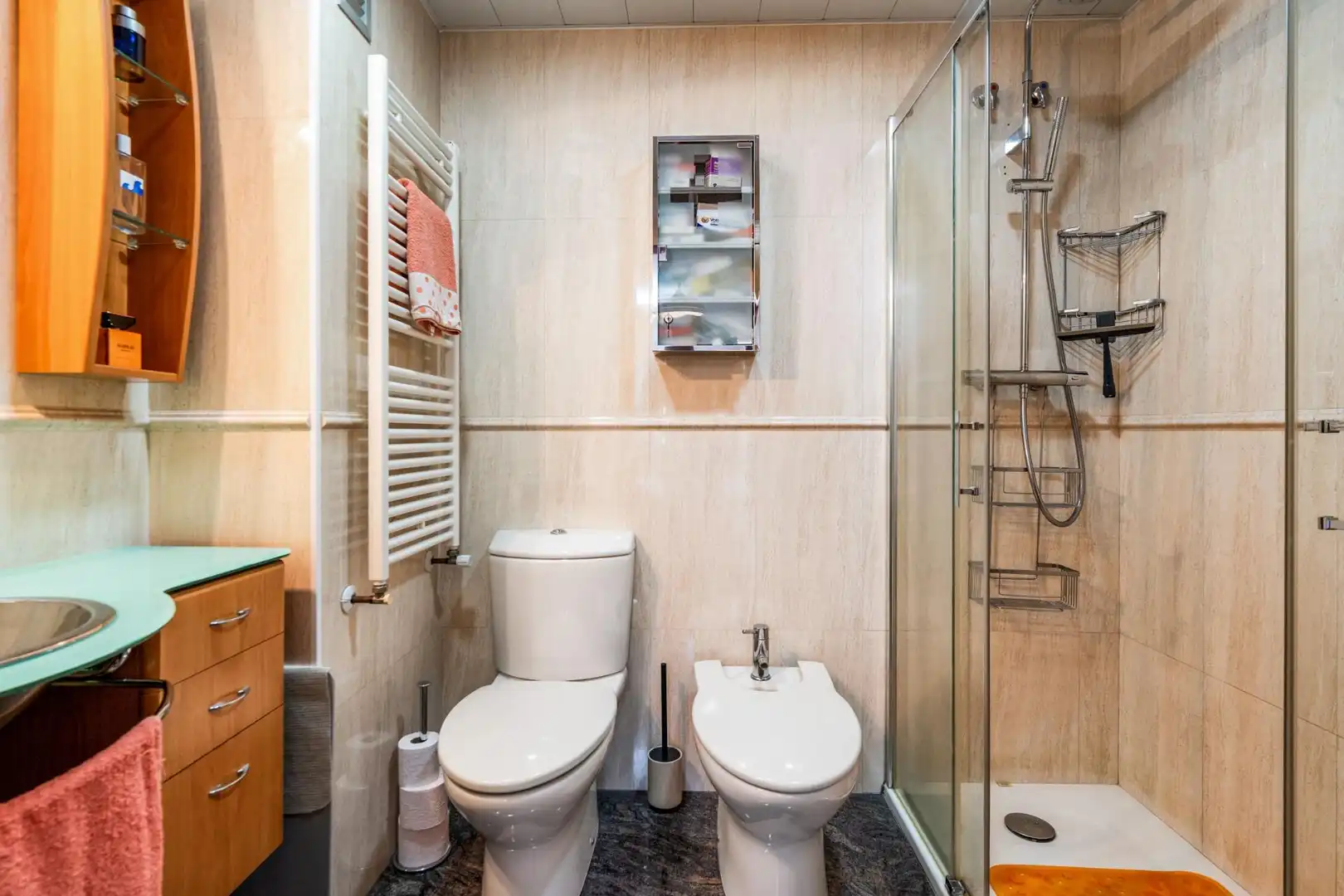Bathroom of Flat for sale in Viladecans  with Air Conditioner, Heating and Terrace