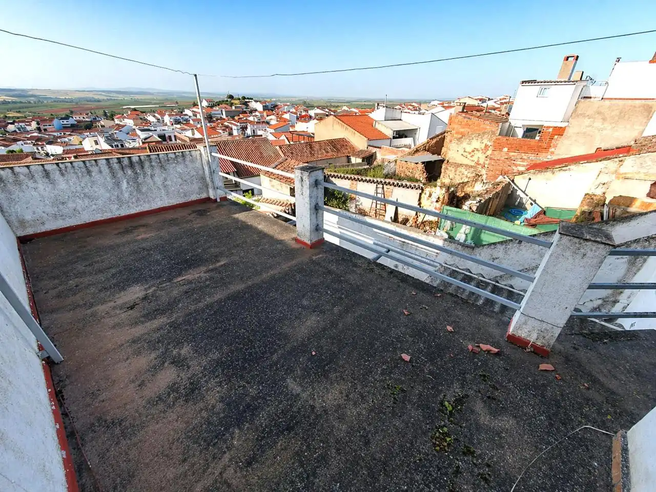 Vista exterior de Casa o xalet en venda en La Zarza (Badajoz) amb Terrassa
