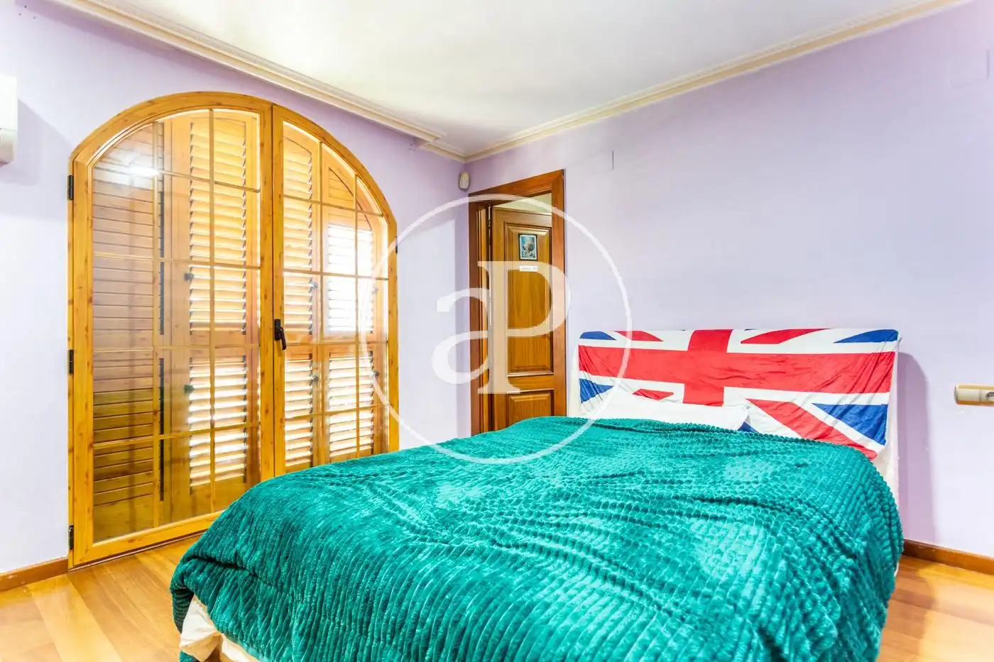 Habitación de Casa adosada en venta en Picanya con Aire acondicionado, Calefacción y Jardín privado