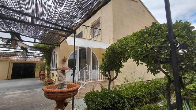 Casa-chalet en Venta en Las Tiesas