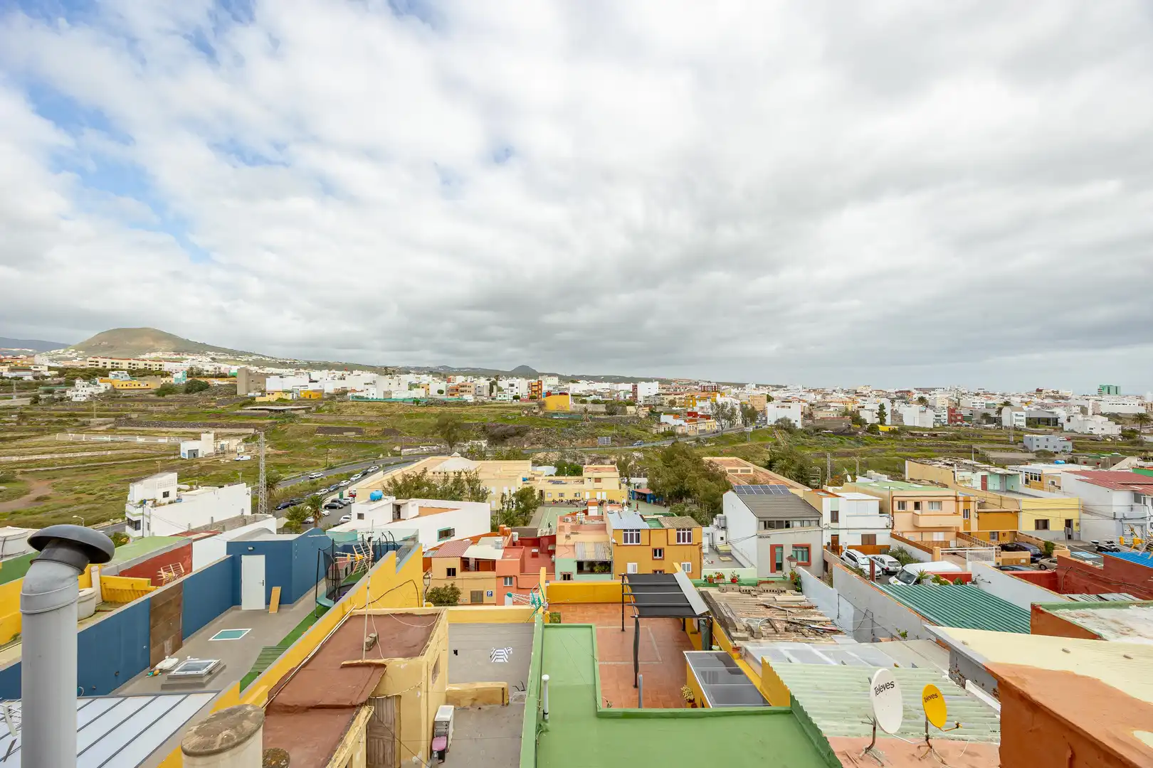 Vista exterior de Casa o chalet en venta en Telde con Terraza, Trastero y Amueblado