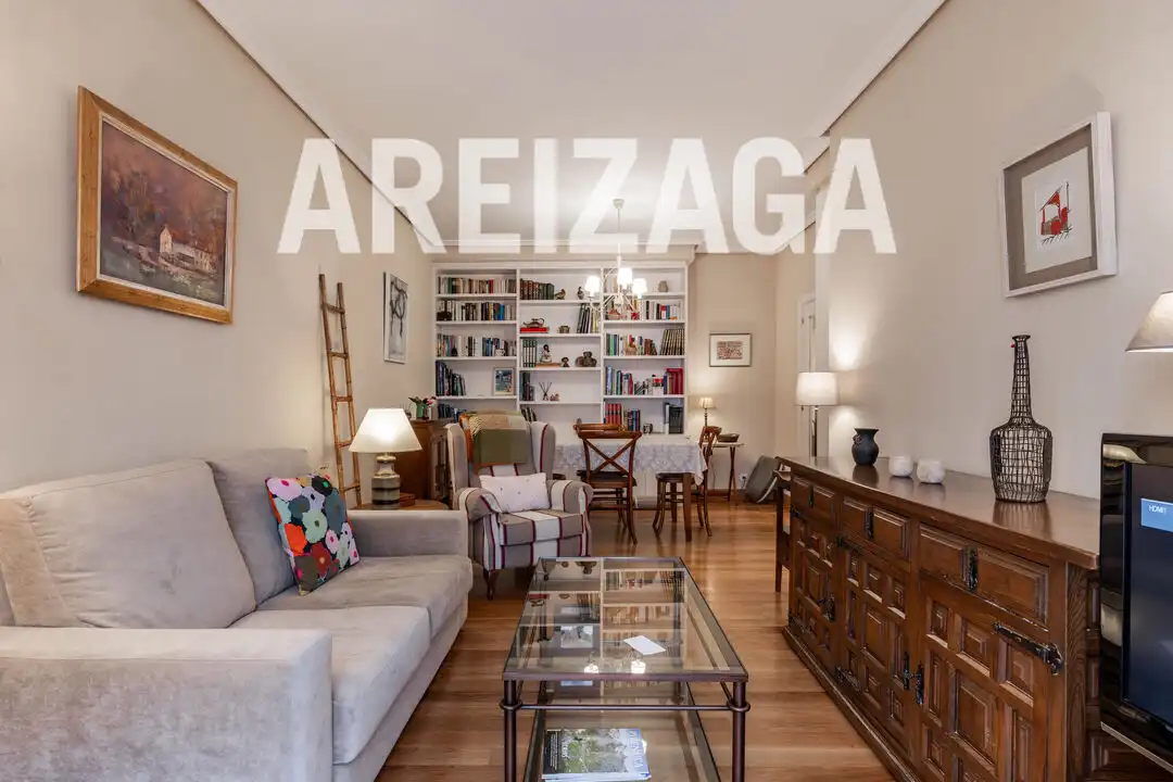 Sala de estar de Piso en venta en Donostia - San Sebastián  con Calefacción y Balcón
