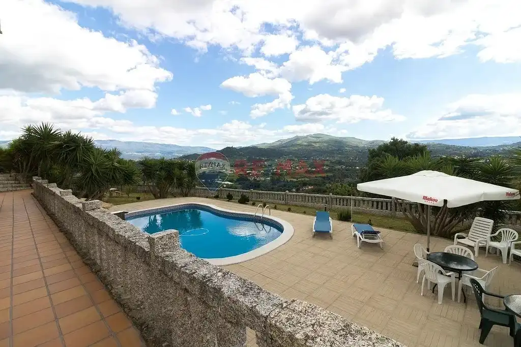 Piscina de Casa o xalet en venda en As Neves   amb Calefacció, Jardí privat i Parquet