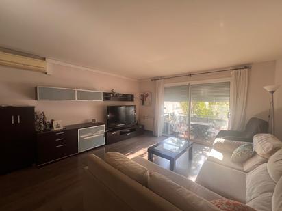 Living room of Flat for sale in Sant Feliu de Guíxols  with Air Conditioner, Furnished and Oven