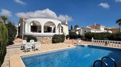 Villa independiente orientada al sur con piscina privada en un terreno de 502 m2  Ciudad Quesada