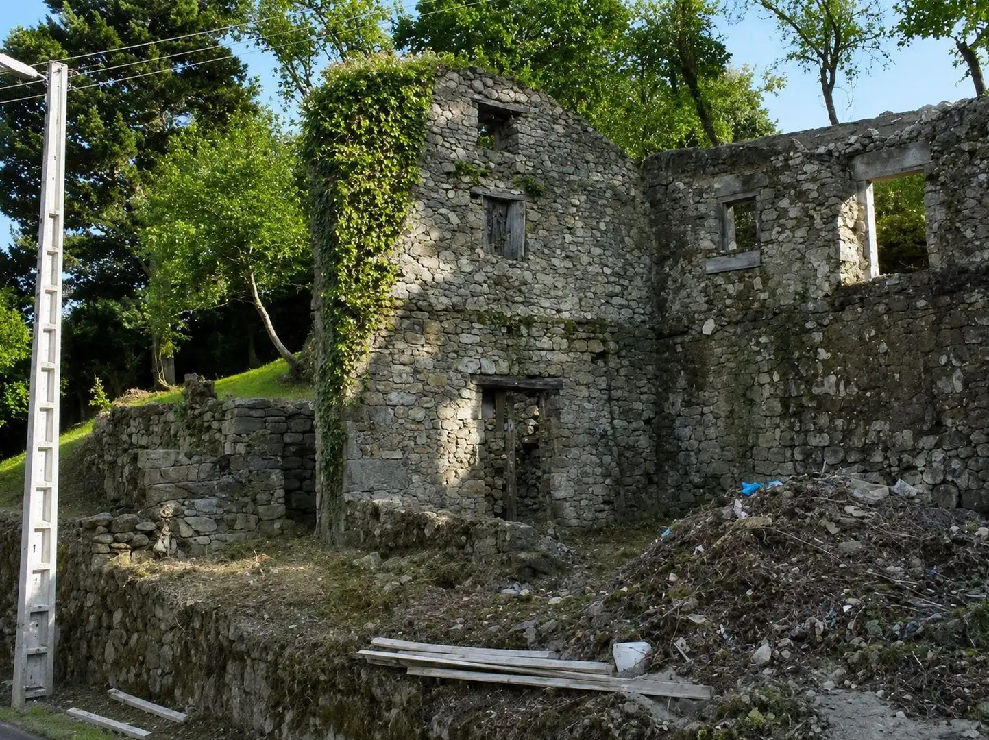 Wohnbaugrundstück zum Verkauf in Corvera de Toranzo, imagen 2