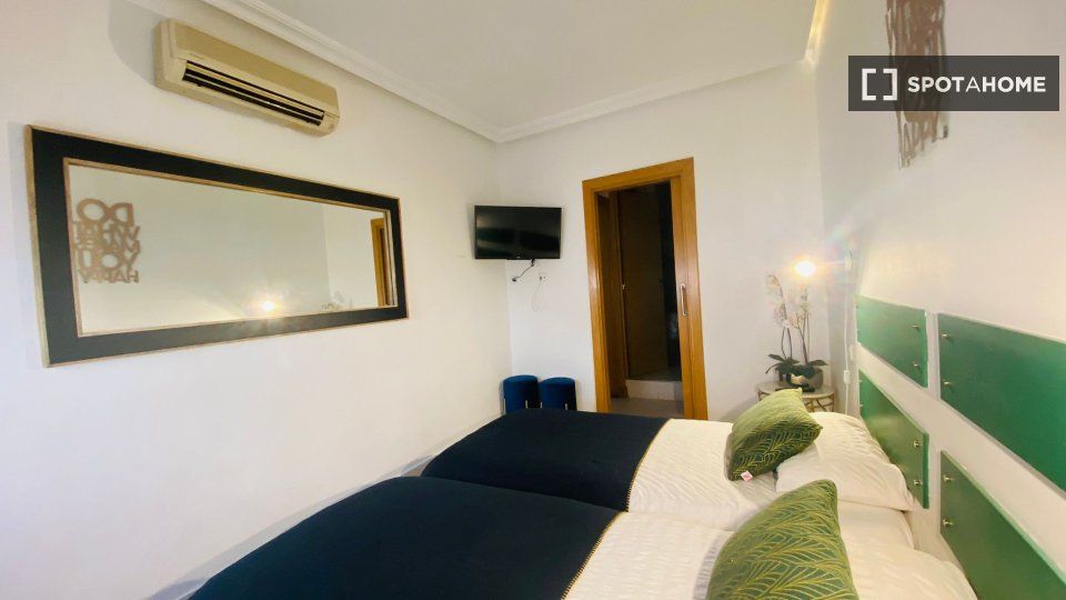 Bedroom of Flat to rent in  Madrid Capital  with Air Conditioner, Heating and Furnished
