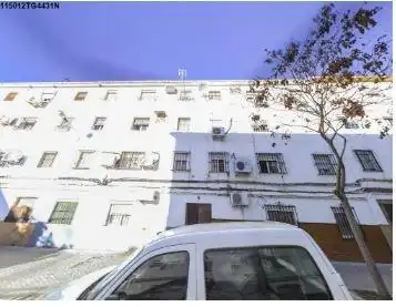 Adossat en venda a Este - Alcosa- Torreblanca