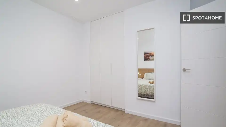 Bedroom of Flat for rent in Valencia  with Air Conditioner, Heating and Furnished