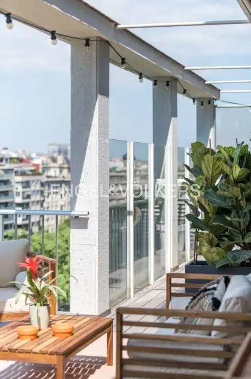 Terrasse von Dachboden zum Verkauf in Barcelona mit Klimaanlage, Heizung und Parkett