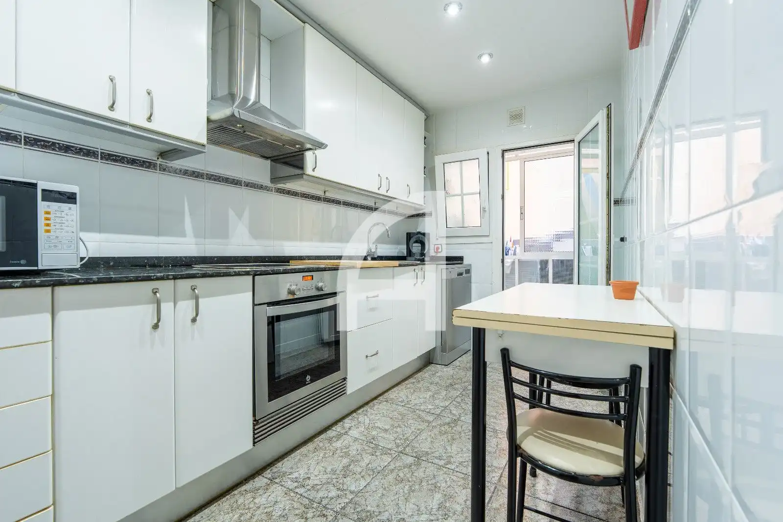 Cocina de Piso en venta en Sant Joan Despí con Calefacción y Terraza