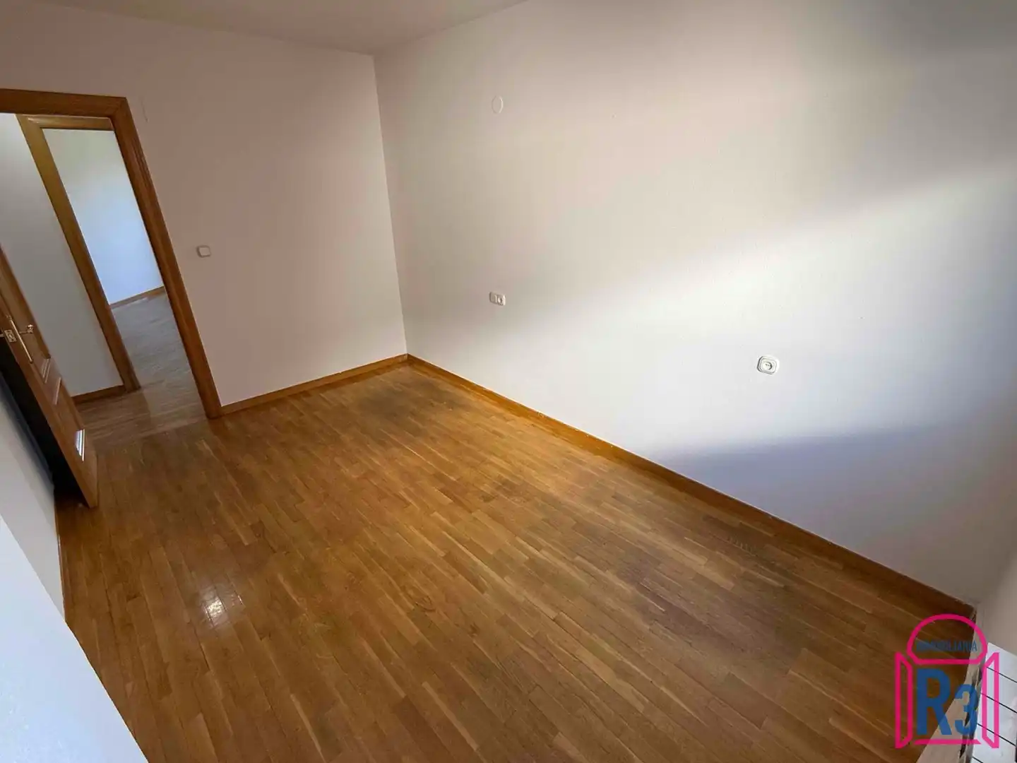 Habitación de Piso de alquiler en León Capital  con Calefacción, Terraza y Trastero