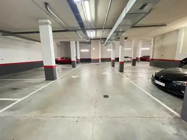 Parking de Apartamento en venta en Cistérniga con Calefacción, Trastero y Amueblado