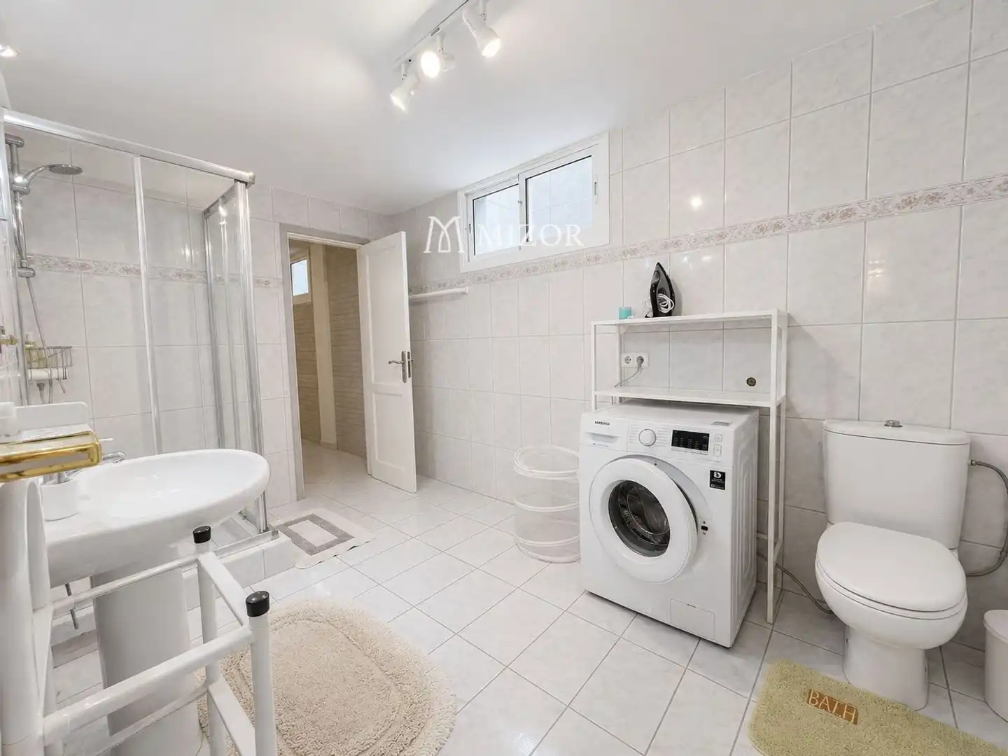 Badezimmer von Dachboden zum Verkauf in Adeje mit Klimaanlage, Terrasse und Schwimmbad