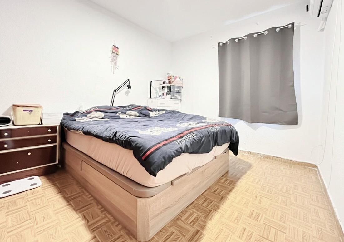 Dormitori de Pis en venda en  Madrid Capital amb Aire condicionat, Calefacció i Terrassa