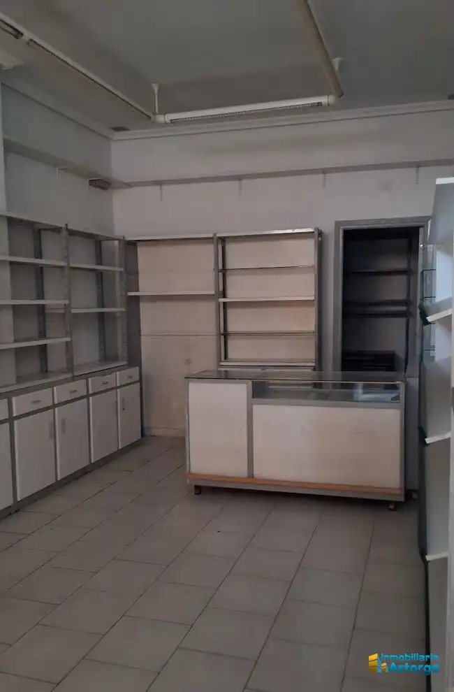 Local comercial de lloguer a Calle Prieto de Castro, imagen 4