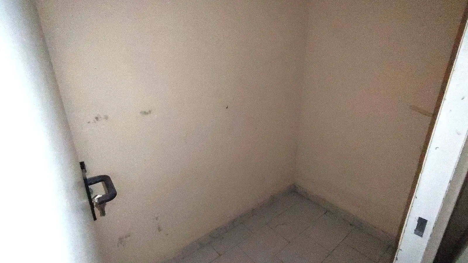 Habitación de Local en venta en Coslada