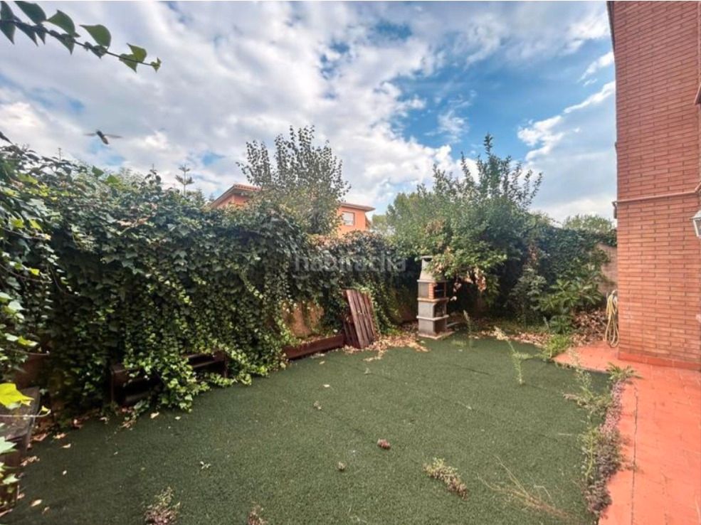 Jardí de Pis de lloguer en Pallejà amb Calefacció, Jardí privat i Piscina comunitària