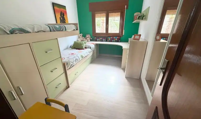 Schlafzimmer von Haus oder Chalet zum Verkauf in Carboneras mit Klimaanlage, Heizung und Privatgarten