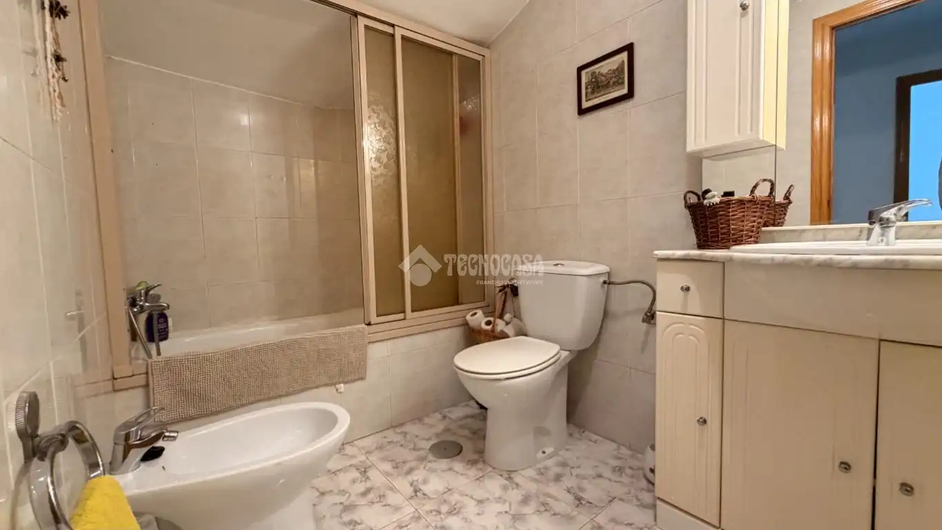 Baño de Piso en venta en Velilla de San Antonio con Aire acondicionado, Calefacción y Trastero