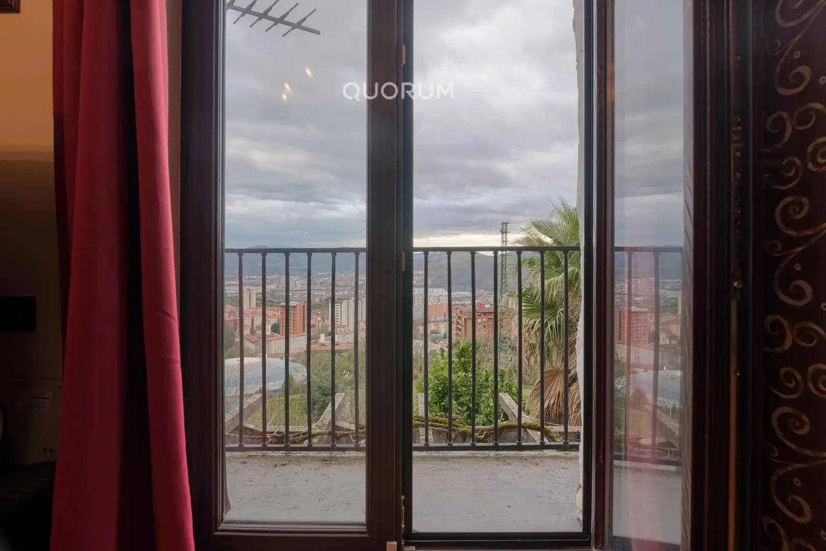 Schlafzimmer von Country house zum Verkauf in Bilbao  mit Heizung, Terrasse und Möbliert