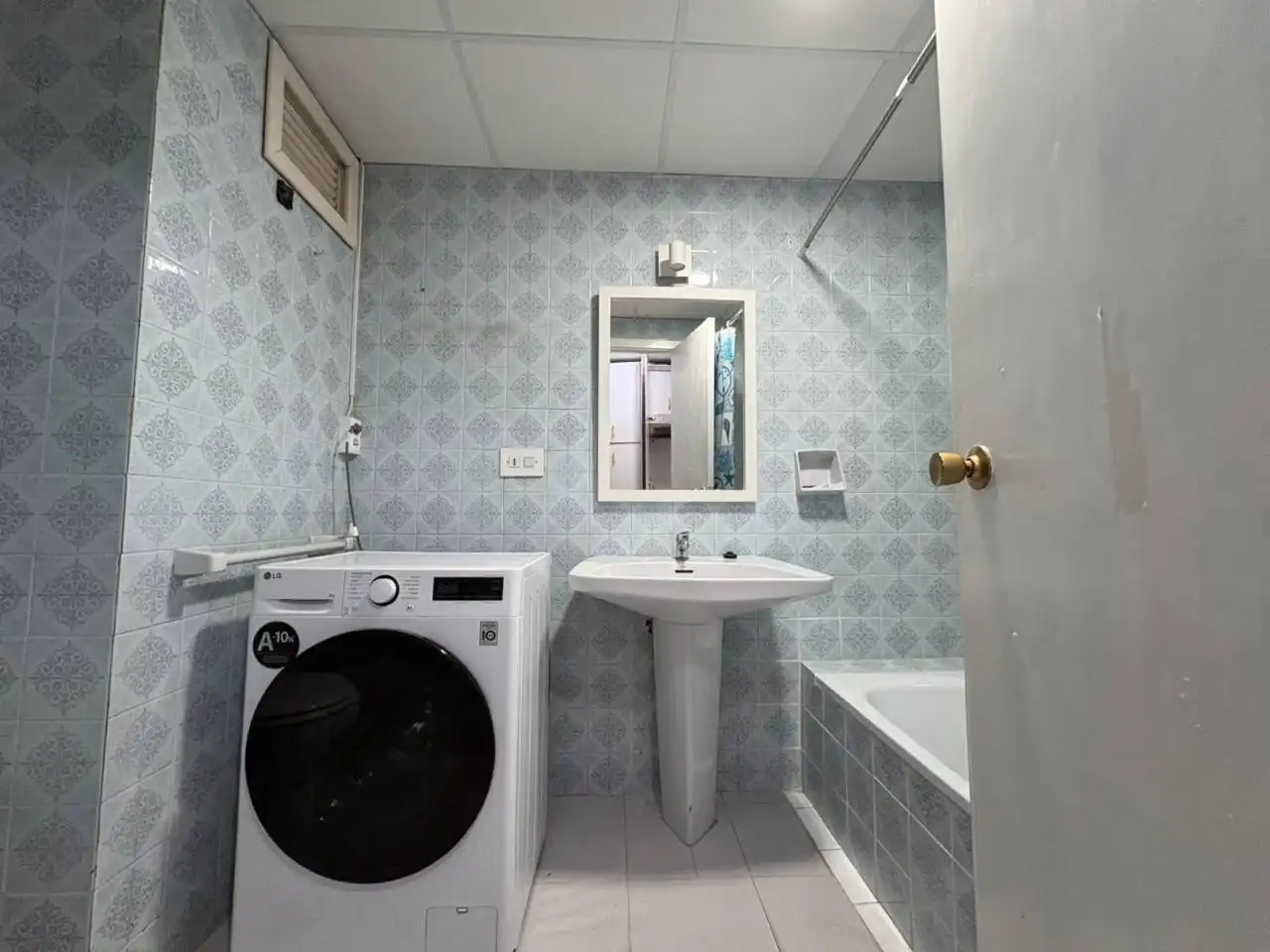 Badezimmer von Wohnung zum Verkauf in Alicante / Alacant mit Klimaanlage, Balkon und Alarm