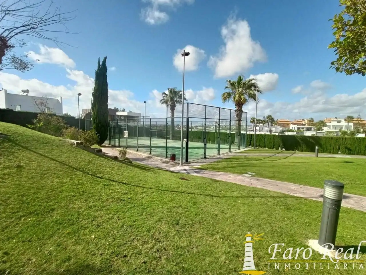 Vista exterior de Àtic en venda en Sanlúcar de Barrameda amb Aire condicionat, Terrassa i Traster